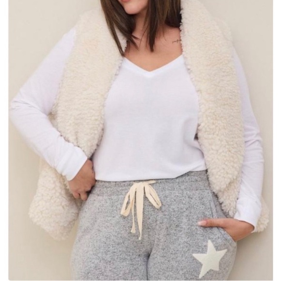 🆕 Sherpa Drape Vest 3x Never WormTorrid New! Cream - Picture 1 of 6